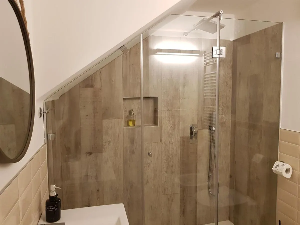 Santa Marta Rooms&Studios 베로나 2*,