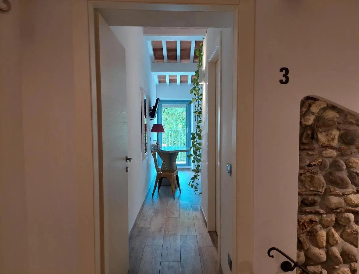Santa Marta Rooms&Studios 베로나 2*,  이탈리아