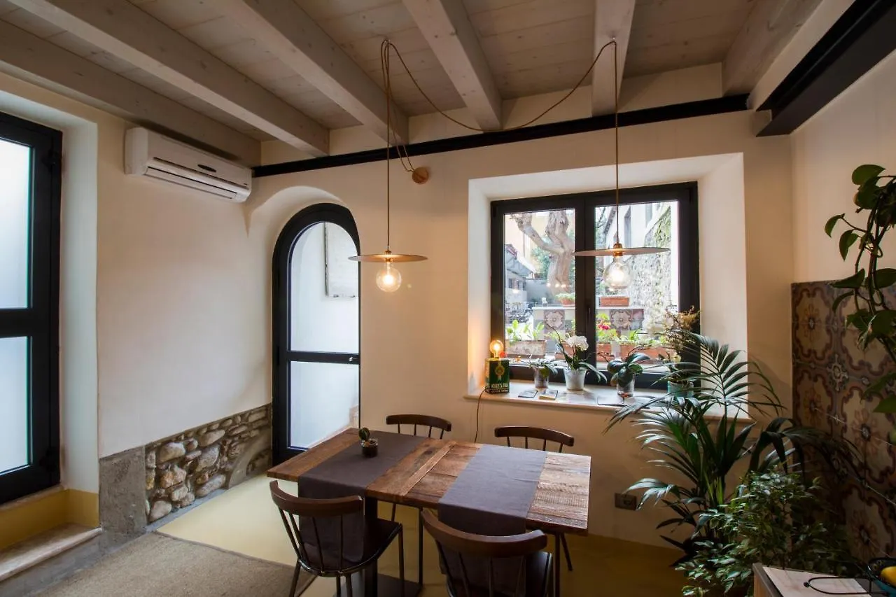 Santa Marta Rooms&Studios Verona 2*,  Italy