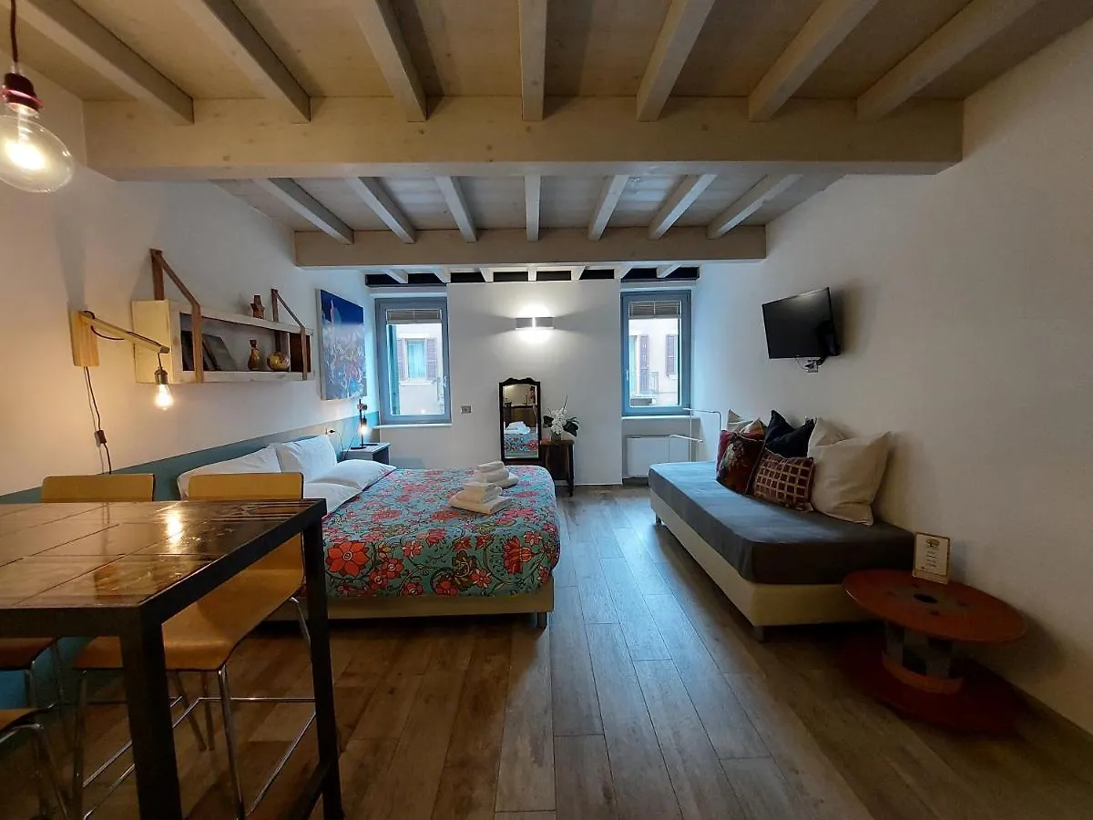 Santa Marta Rooms&Studios Verona Guest house